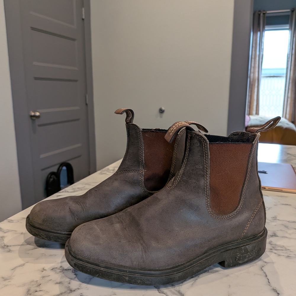 Stout Brown Blundstones 5.5 AU
